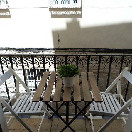 Rodo Arenal Apartment Sevilla Bagian luar foto