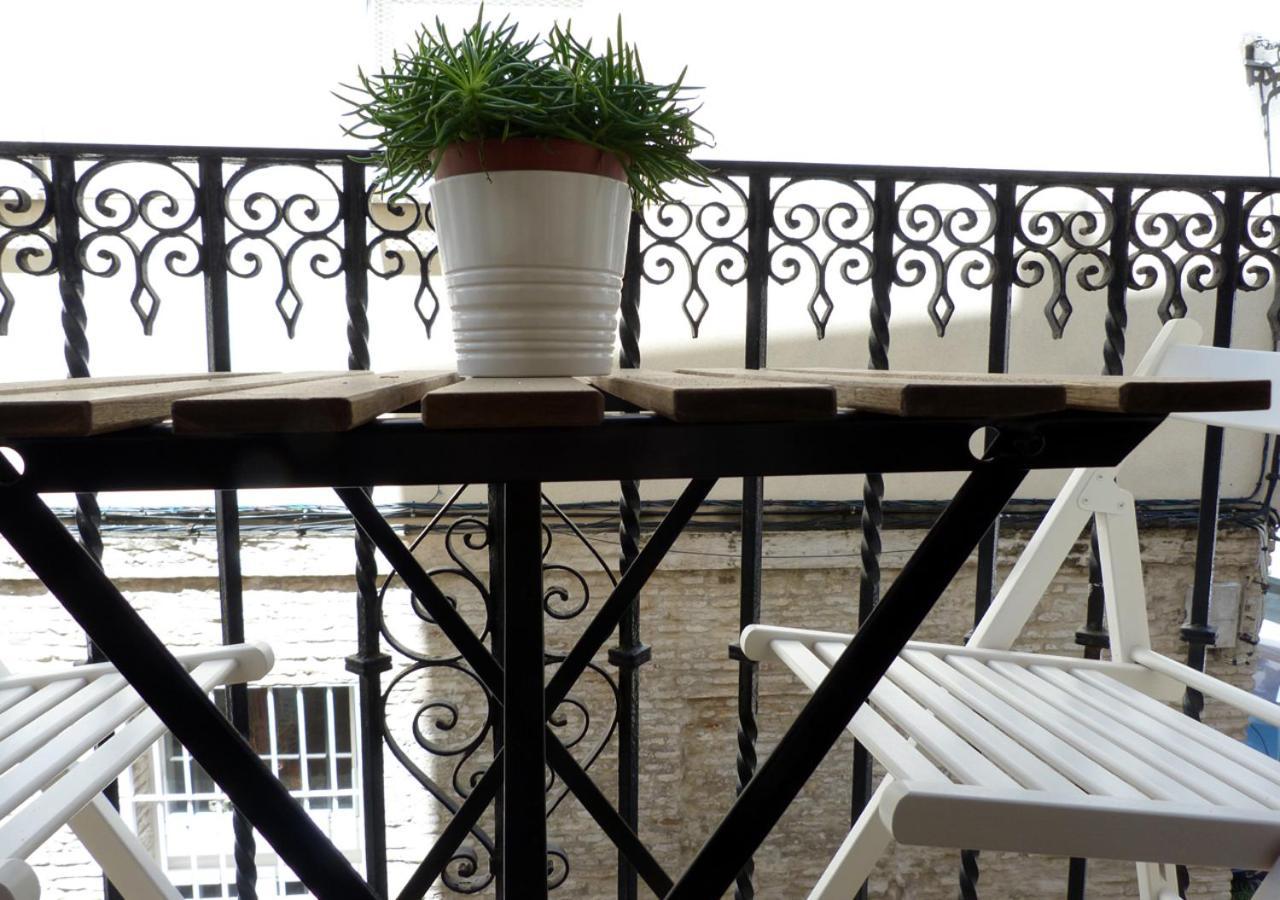 Rodo Arenal Apartment Sevilla Bagian luar foto